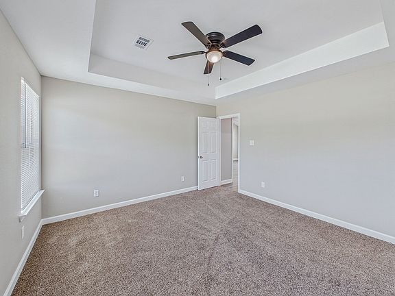 5th image of 804 Pine Tree Rd