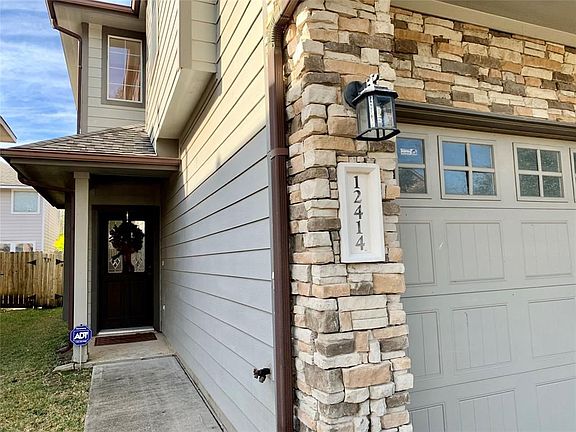 3rd image of 12414 Jasmine Brook Ln
