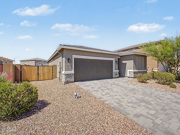 2nd image of 2092 E Escondido Pl