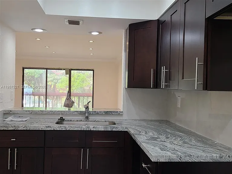 4020 Del Rio Way #720 — Photo 2