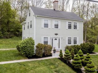 710 Chestnut St, North Andover, MA 01845