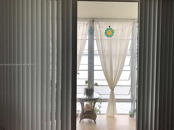 3rd image of 1175 NE Miami Gardens Dr APT 204
