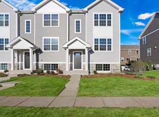 1441 Oakfield Ln, Pingree Grove, IL 60140