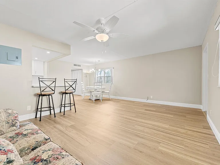 723 Flanders Dr #P — Photo 10