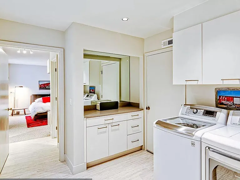 402 Harrison St — Photo 10