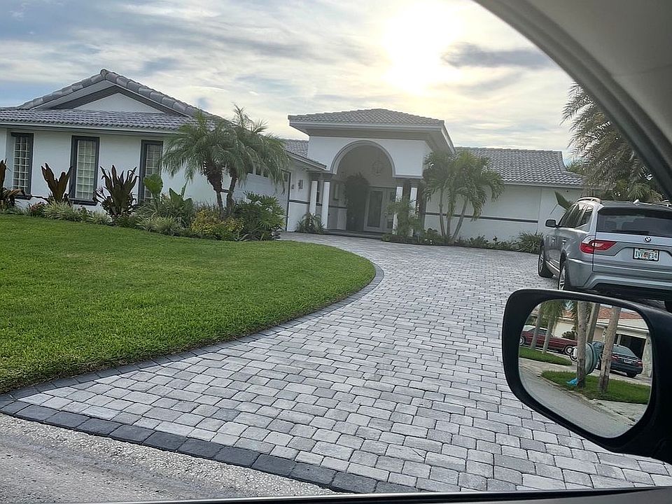 2nd image of 5025 S Shore Dr