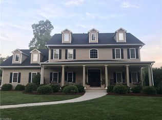 1960 Turkey Ln, Pfafftown, NC 27040