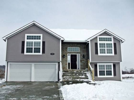 1st image of 2424 Shenandoah Dr