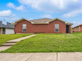 921 Potomac Dr, Lancaster, TX 75134