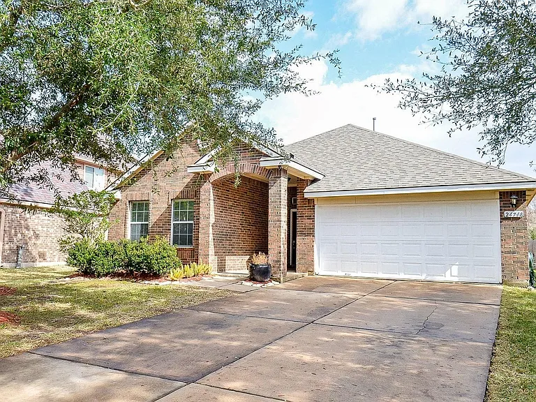 24718 Cobble Canyon Ln — Photo 1