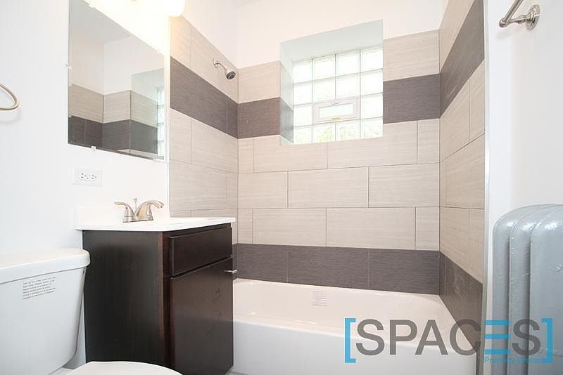 2nd image of 3117 W Argyle St #Two_a