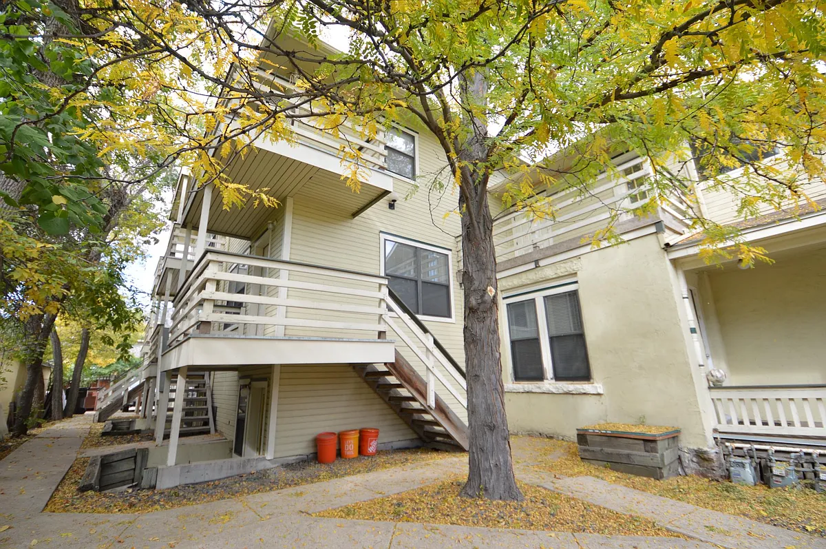 Building Photo - 2927 Broadway St #1