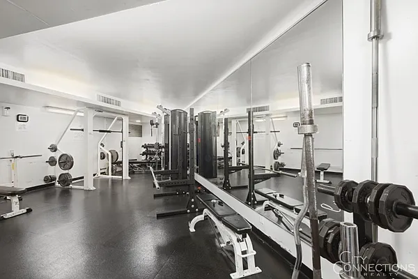 Rented by City Connections Realty | media 23