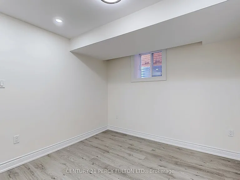 47 Sapphire Dr #BASEMENT — Photo 17