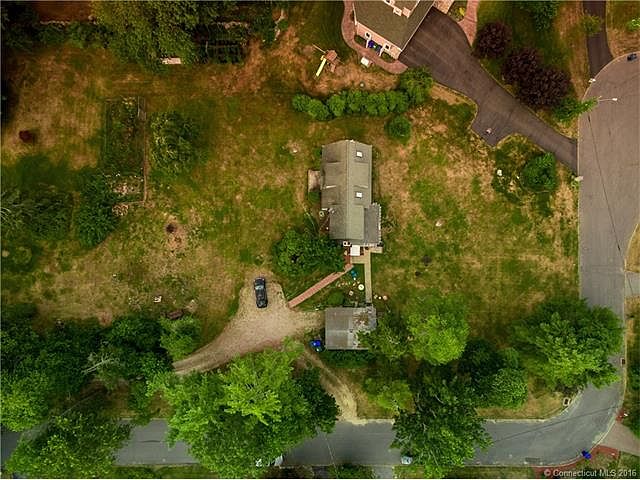 2nd image of 30 Shore Rd