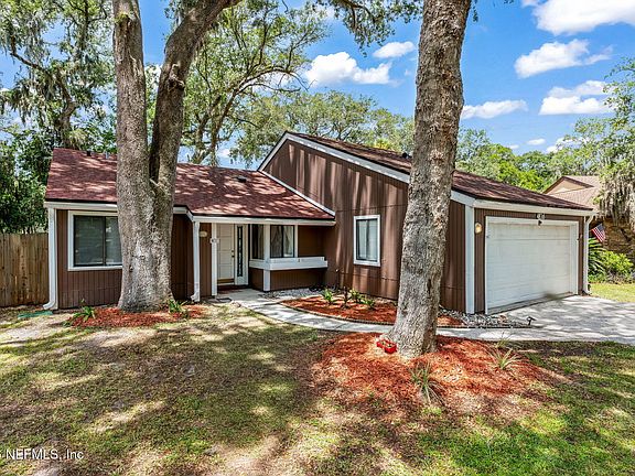 3rd image of 4836 BEACON Drive W