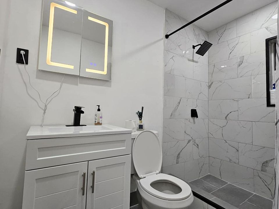 1st image of 1400 NE 4th St APT 3