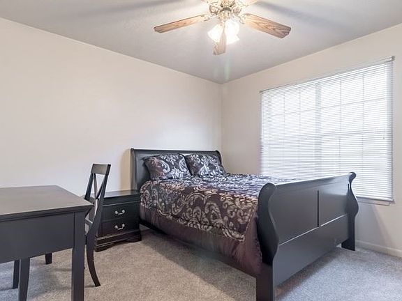 5th image of 701 Balcones Dr APT 12