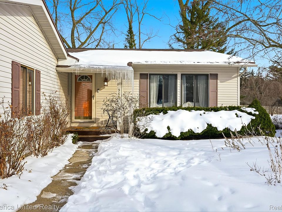 1st image of 968 Touraine Ave