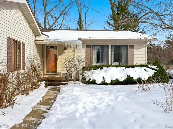 968 Touraine Ave, East Lansing, MI 48823