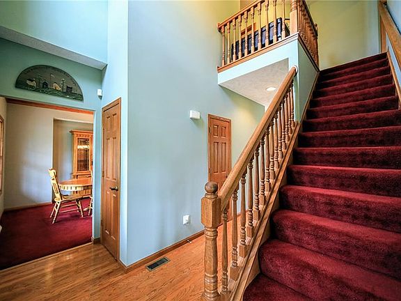 3rd image of 172 Huntington Woods Dr