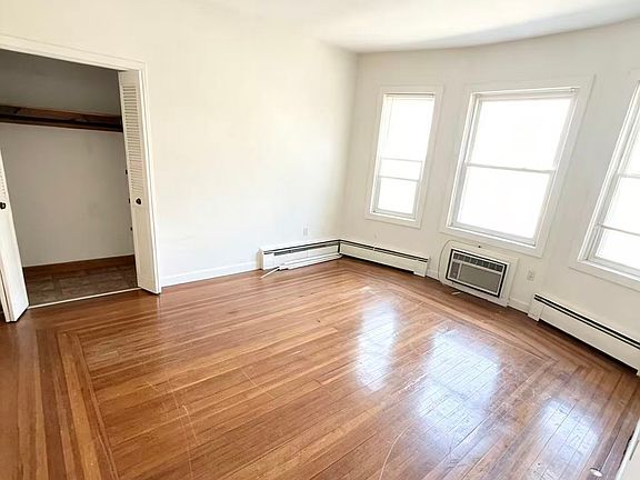 5th image of 1634 Broad St APT B1