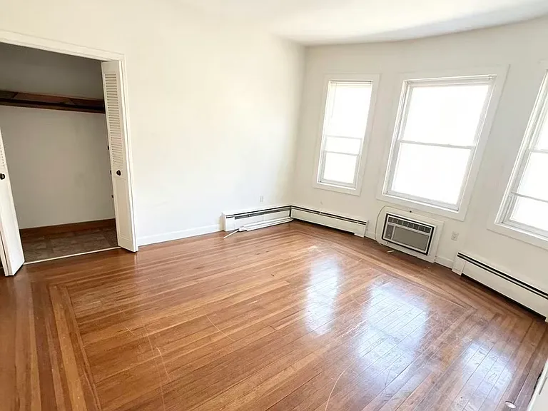 1634 Broad St #B1 — Photo 5