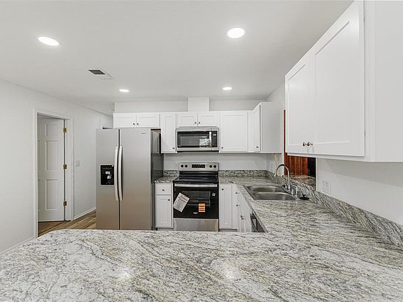 4th image of 2117 High Point Ave SW