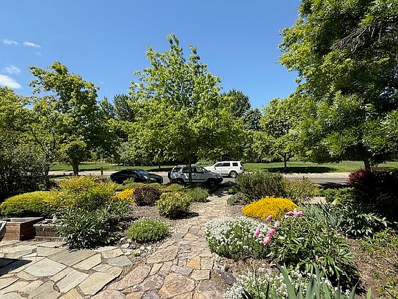 2nd image of 984 Kestrel Pkwy