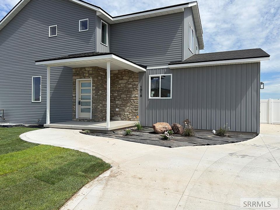 1st image of 1018 Alpine Ave