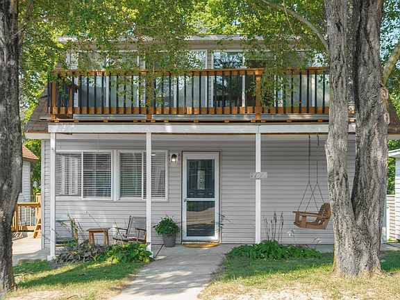 5th image of 307 Park St