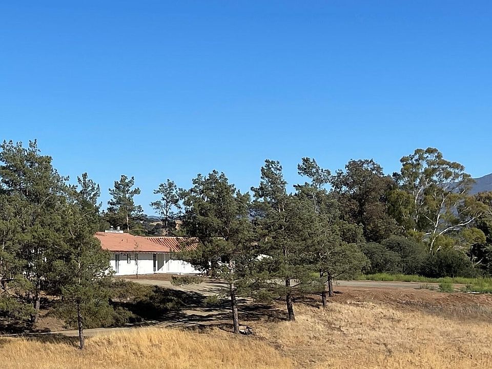 2nd image of 1580 Monarch Dr