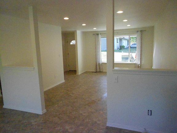 4th image of 6211 103rd Street Ct E #6211