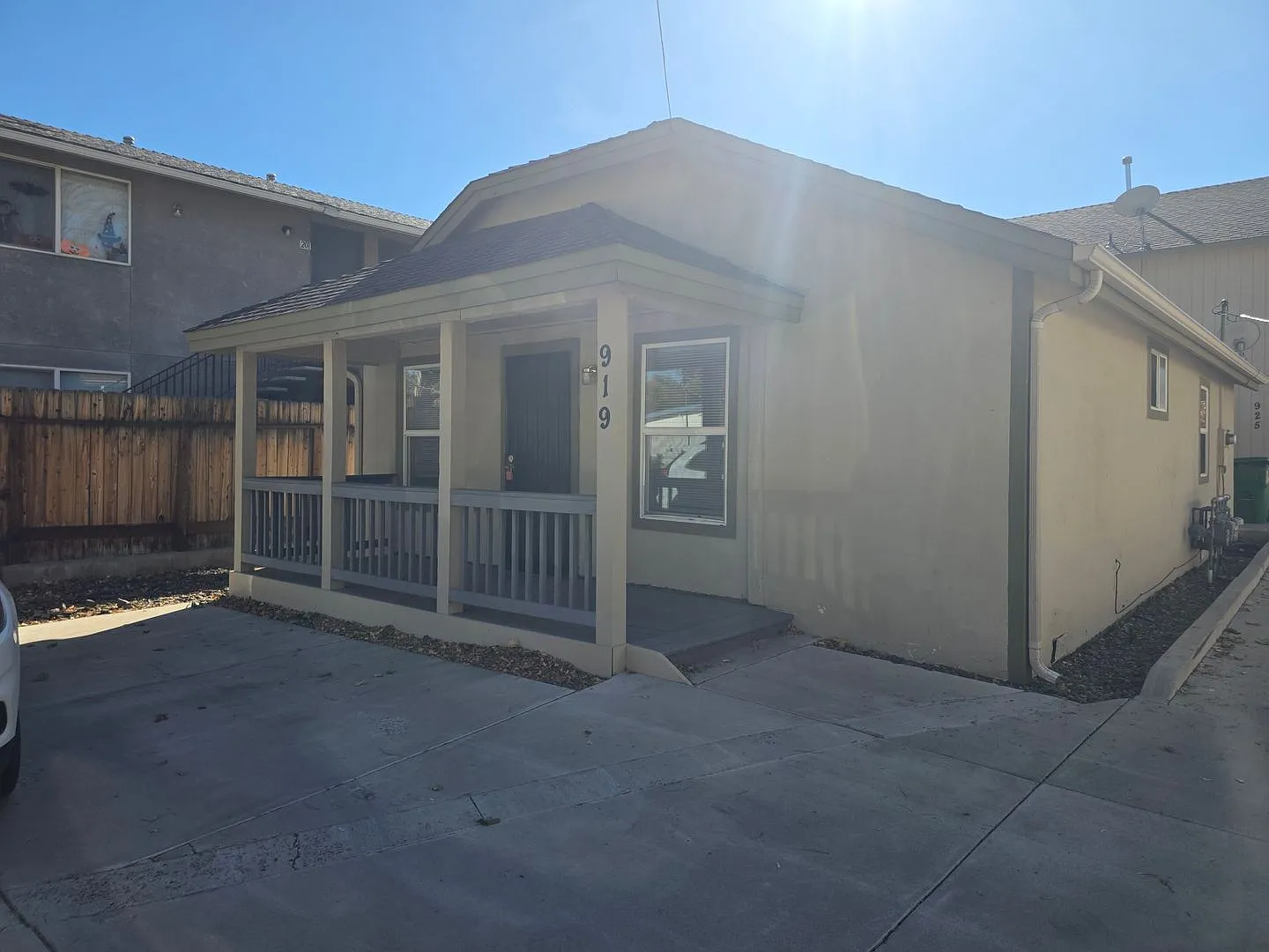 Little home with laundry room — Photo 1