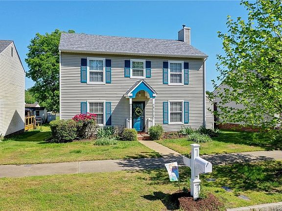 2nd image of 902 Admiral Gravely Blvd