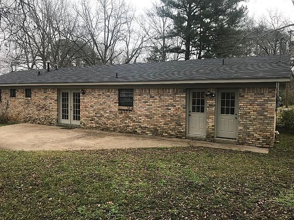 3rd image of 47 Cedar Ave