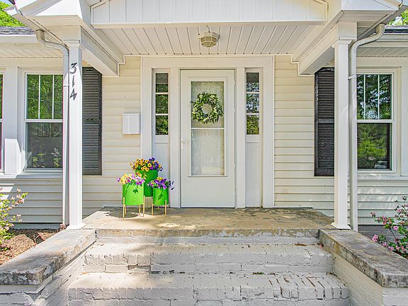 4th image of 314 Atwater St