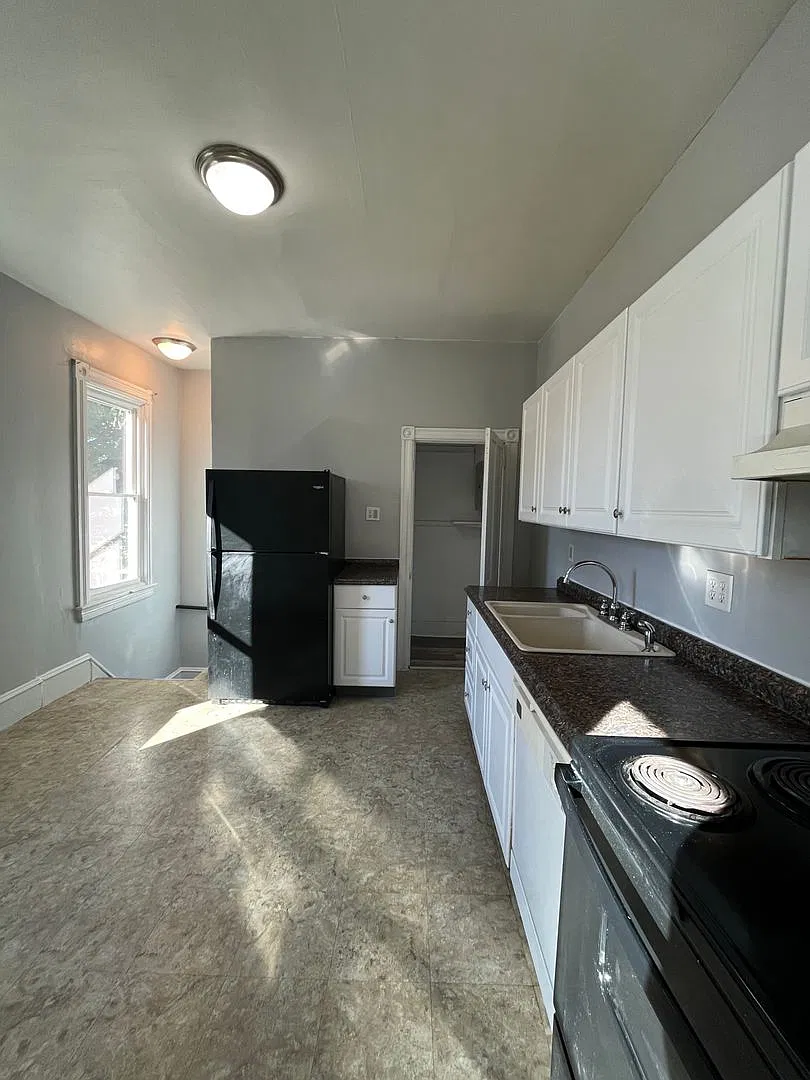 2280 Main Street — Photo 3
