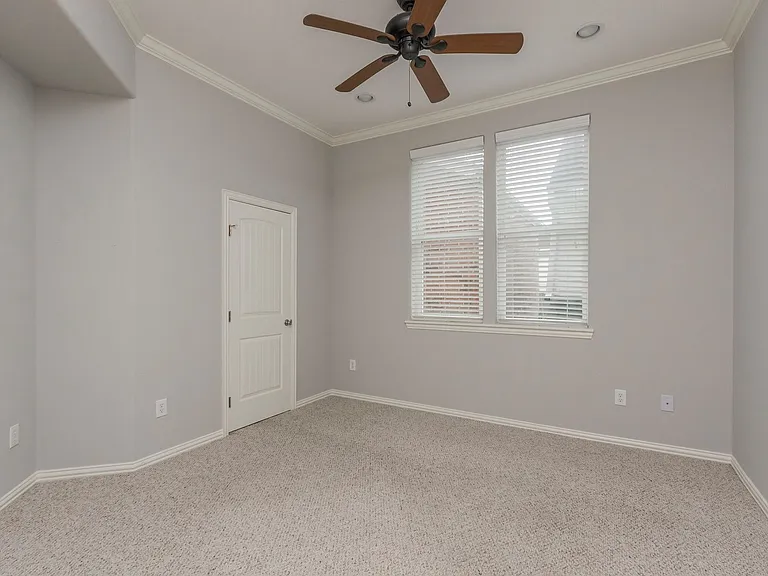 2701 Helena — Photo 13