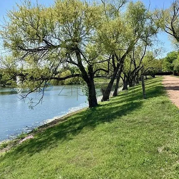 Nearby Lake / Walking Trail