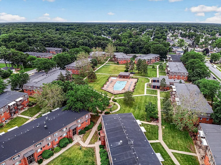 06-Property Aerial (South Pool)