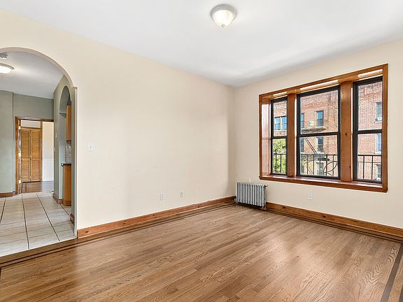 3rd image of 1016 Union St APT 4C