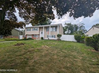 612 Texas Dr, Toms River, NJ