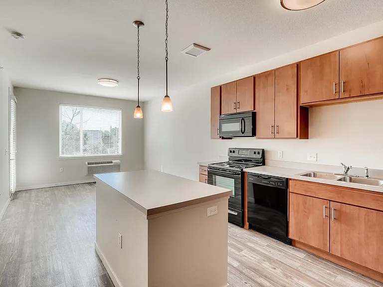 Zephyr Line | Lakewood, Co. Apartments