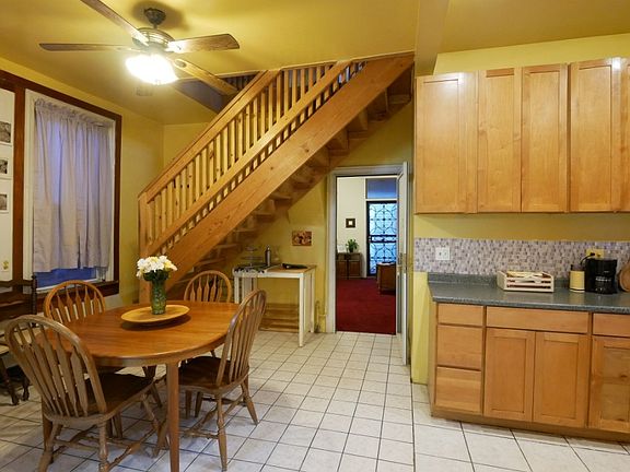 5th image of 1518 W Melrose St #C