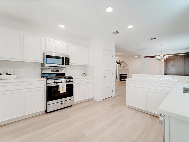 12815 Carrera Dr — Photo 7