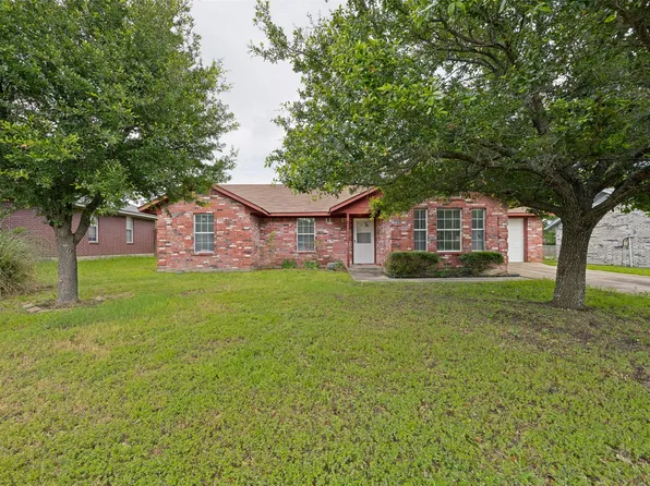 1009 Enlow Cir, Commerce, TX 75428