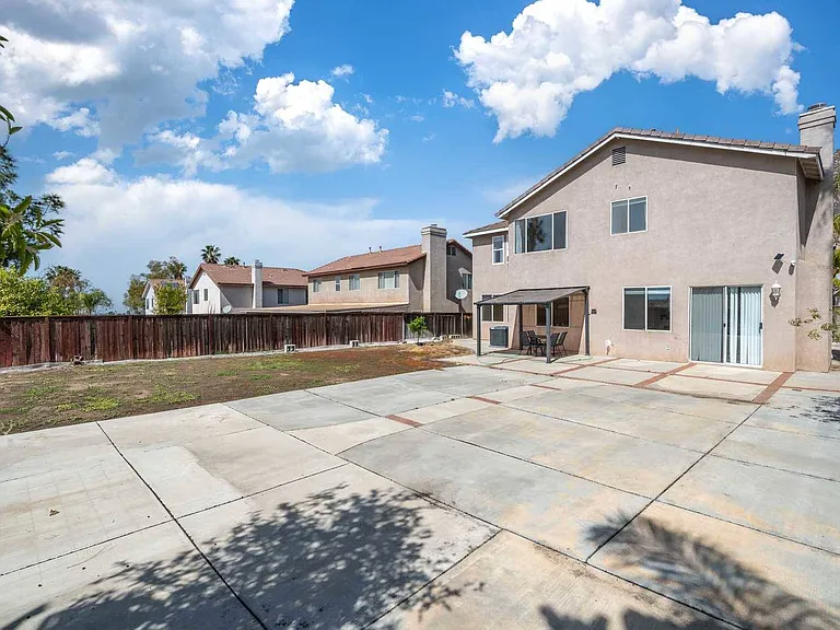 21585 Del Amo St — Photo 41