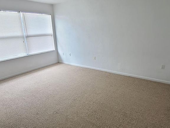 3rd image of 18202 Sandalwood Dr