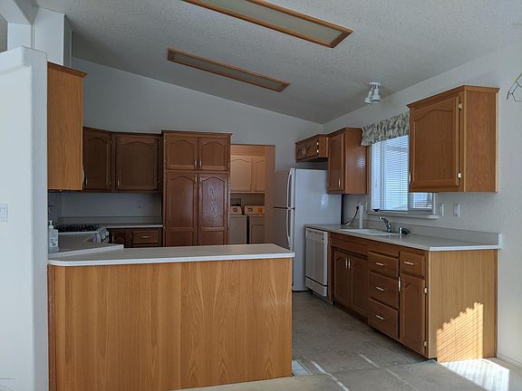 2nd image of 3466 S Rose Gold Ave